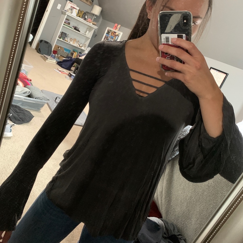 Gray American Eagle shirt